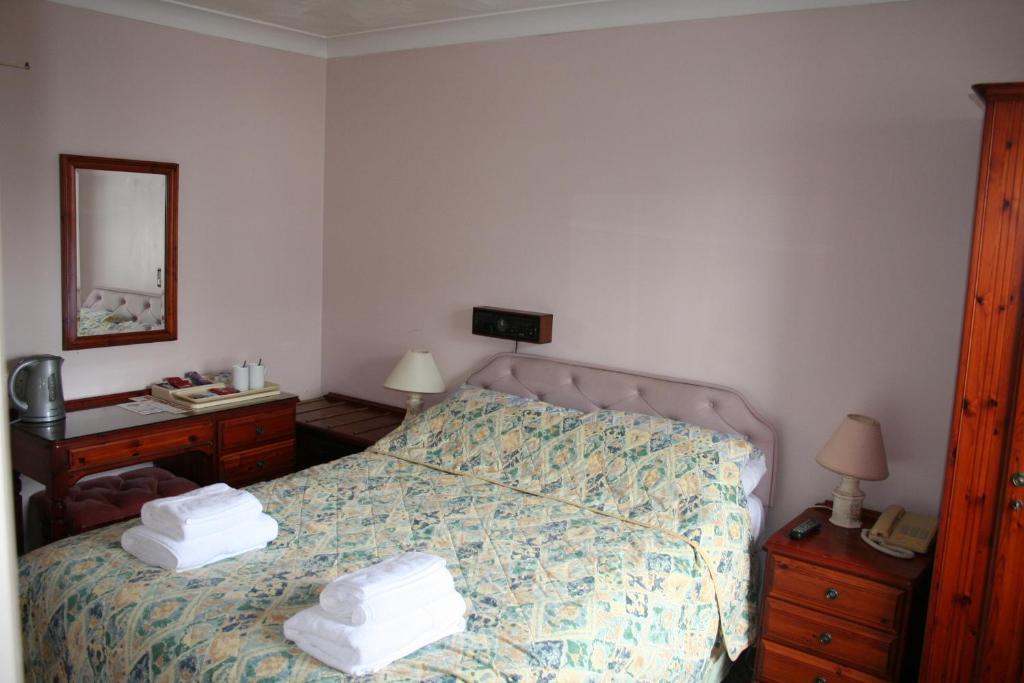 The Wootons Inn Тинтажель Номер фото
